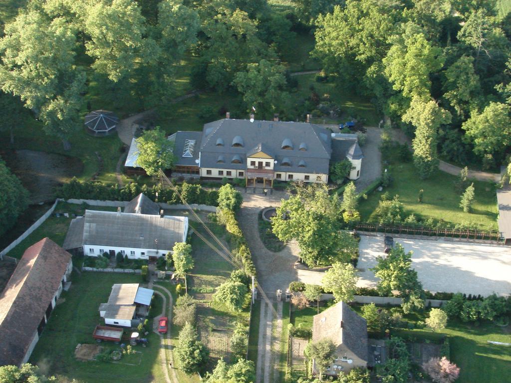 Dworek Pod Herbem Gądkowice Esterno foto